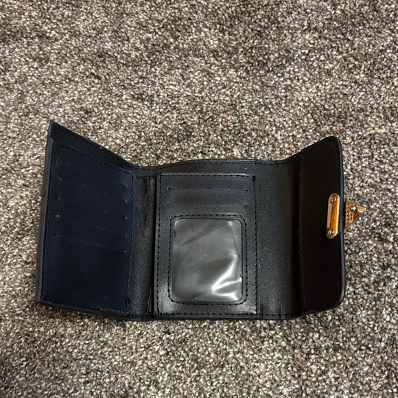 wallet - Picture 4 of 9